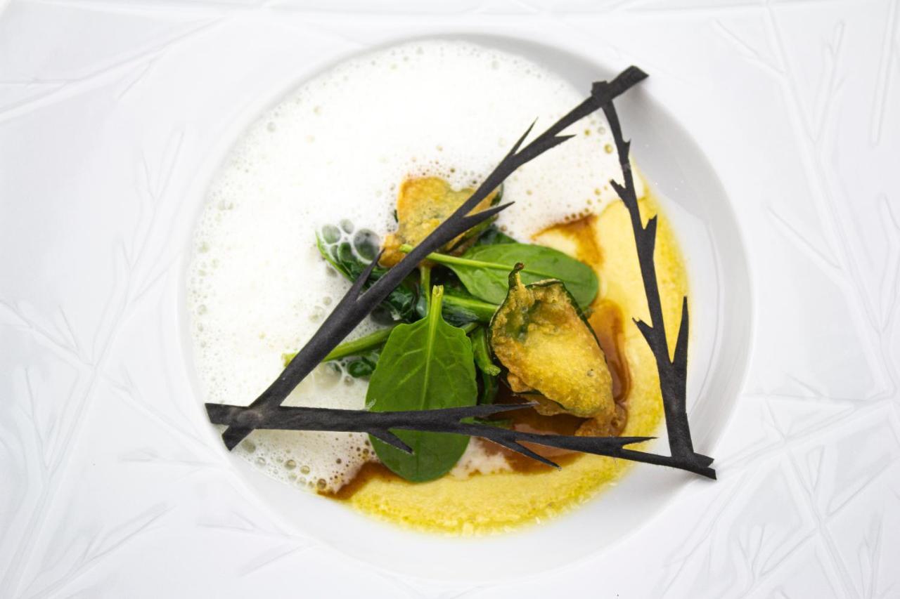 Chateau D'Origny, Chambres D'Hotes Et Restaurant Gastronomique Ouches Екстериор снимка
