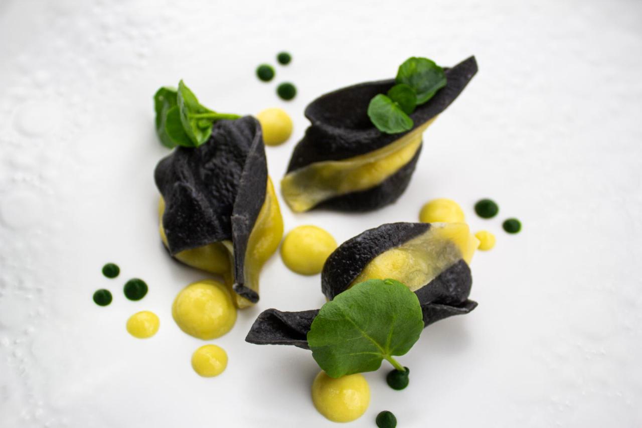 Chateau D'Origny, Chambres D'Hotes Et Restaurant Gastronomique Ouches Екстериор снимка