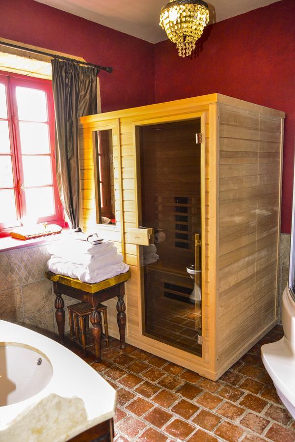 Chateau D'Origny, Chambres D'Hotes Et Restaurant Gastronomique Ouches Екстериор снимка