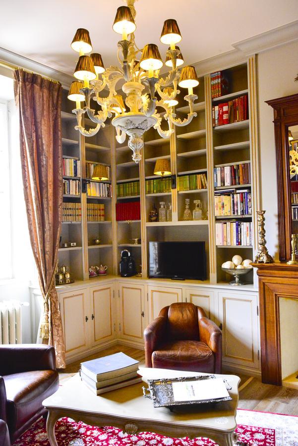 Chateau D'Origny, Chambres D'Hotes Et Restaurant Gastronomique Ouches Екстериор снимка