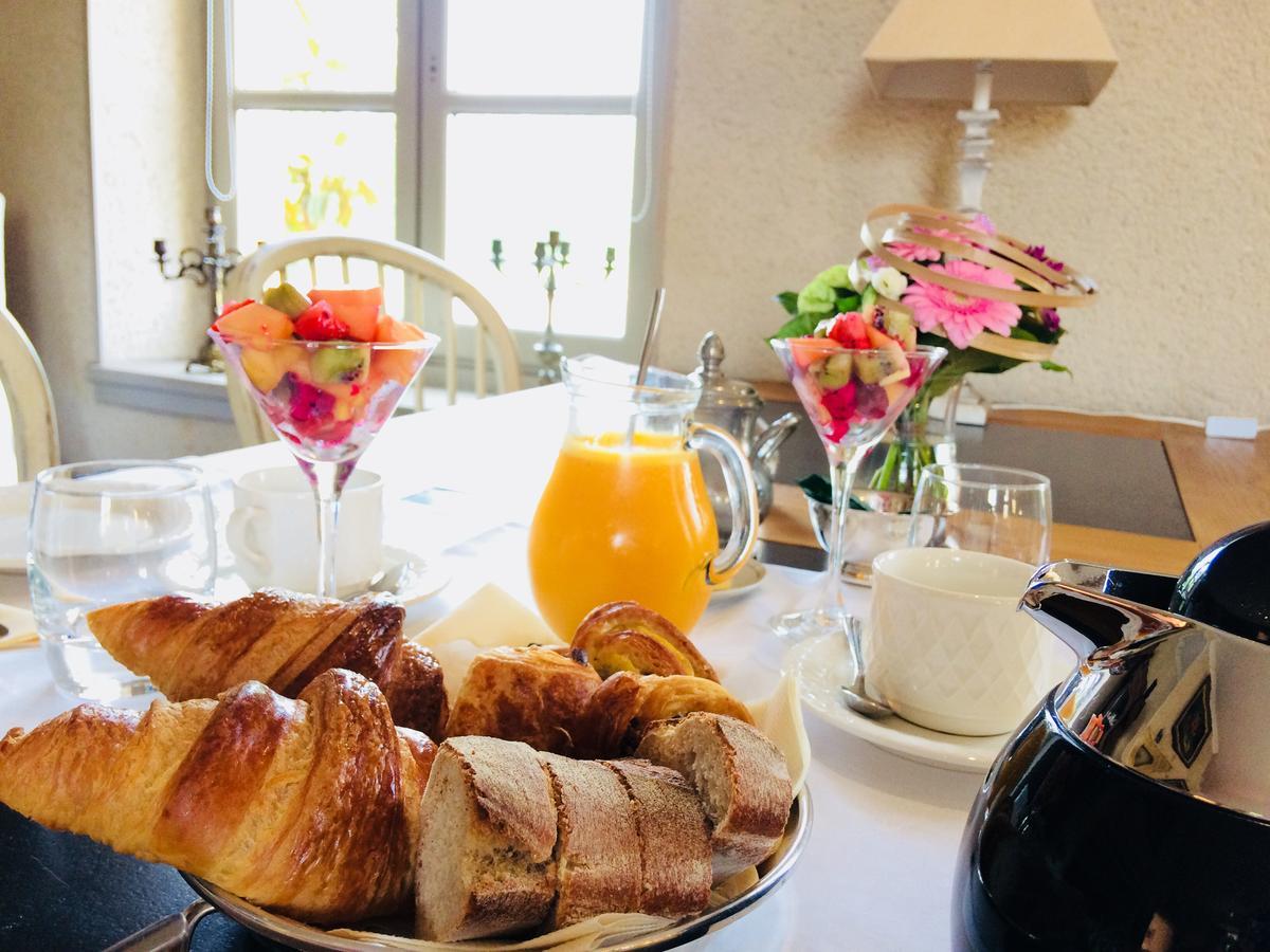 Chateau D'Origny, Chambres D'Hotes Et Restaurant Gastronomique Ouches Екстериор снимка