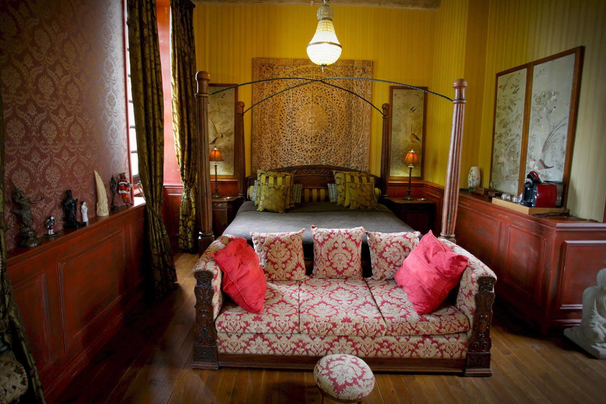 Chateau D'Origny, Chambres D'Hotes Et Restaurant Gastronomique Ouches Екстериор снимка